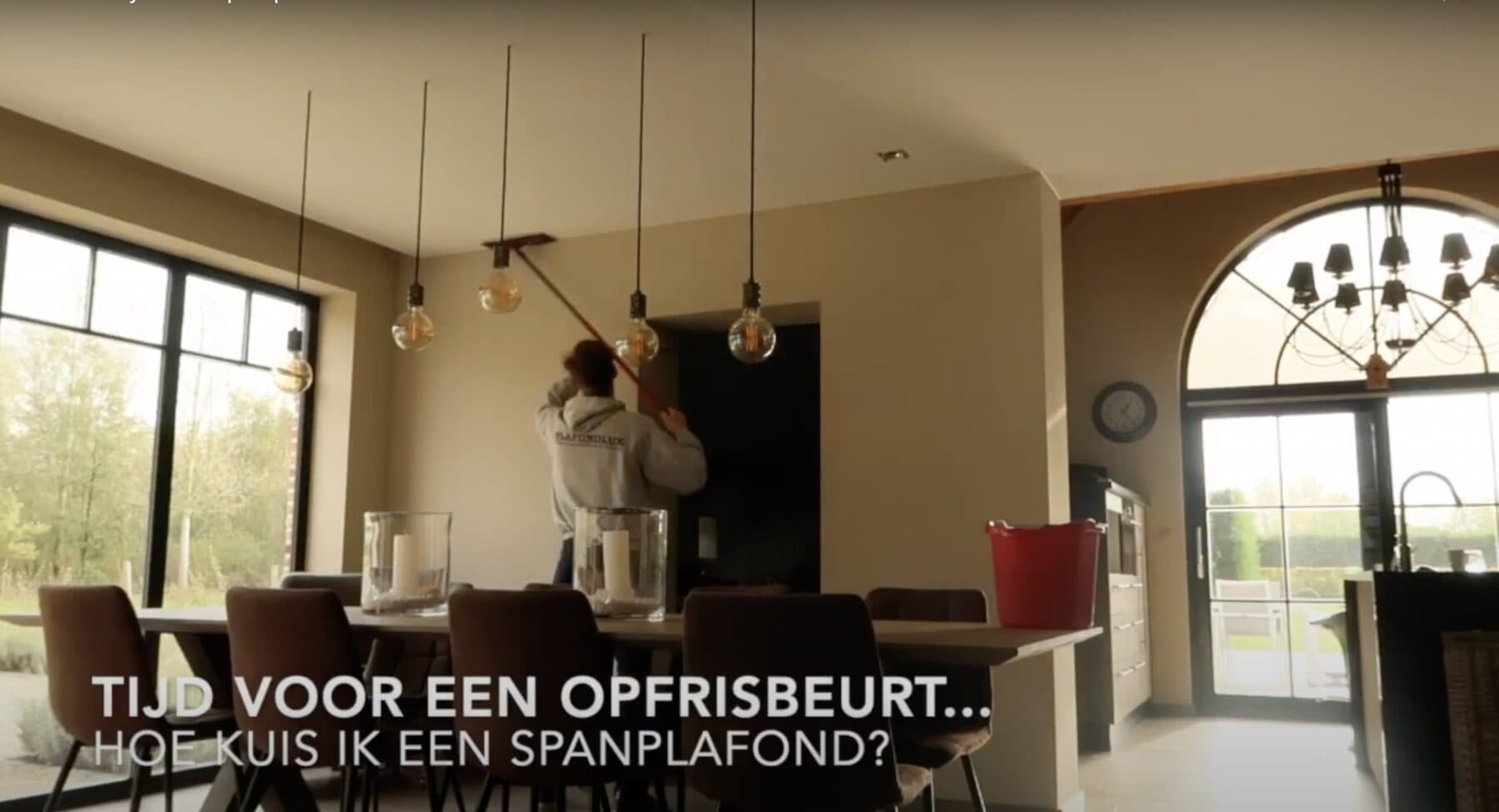 Kann man eine Spanndecke abwaschen?