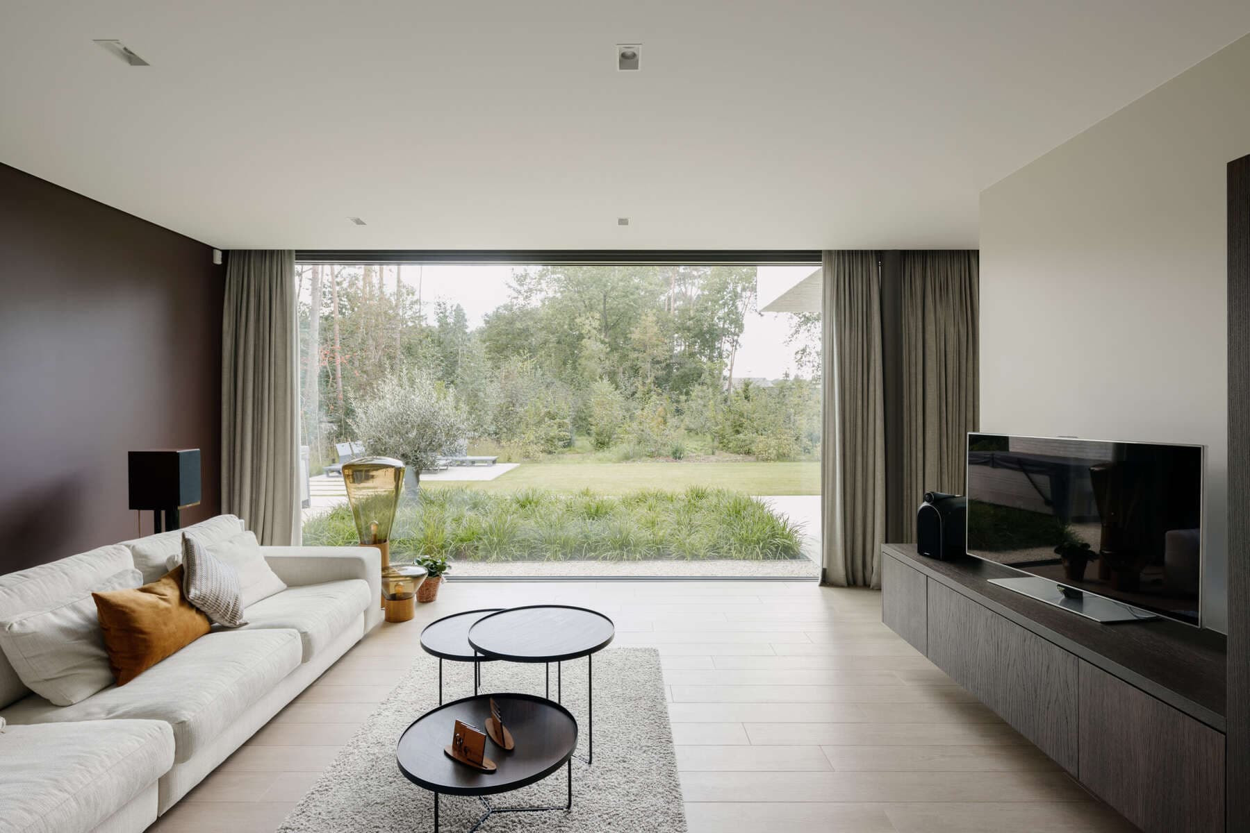 STRETCH ceiling — Wohnen & Kino