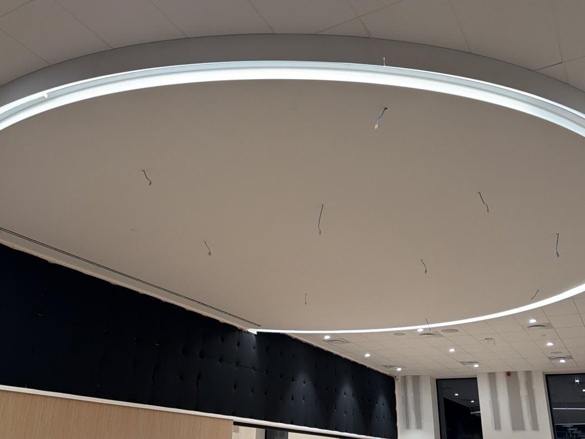 Schwebende Voutendecke — installed and finished