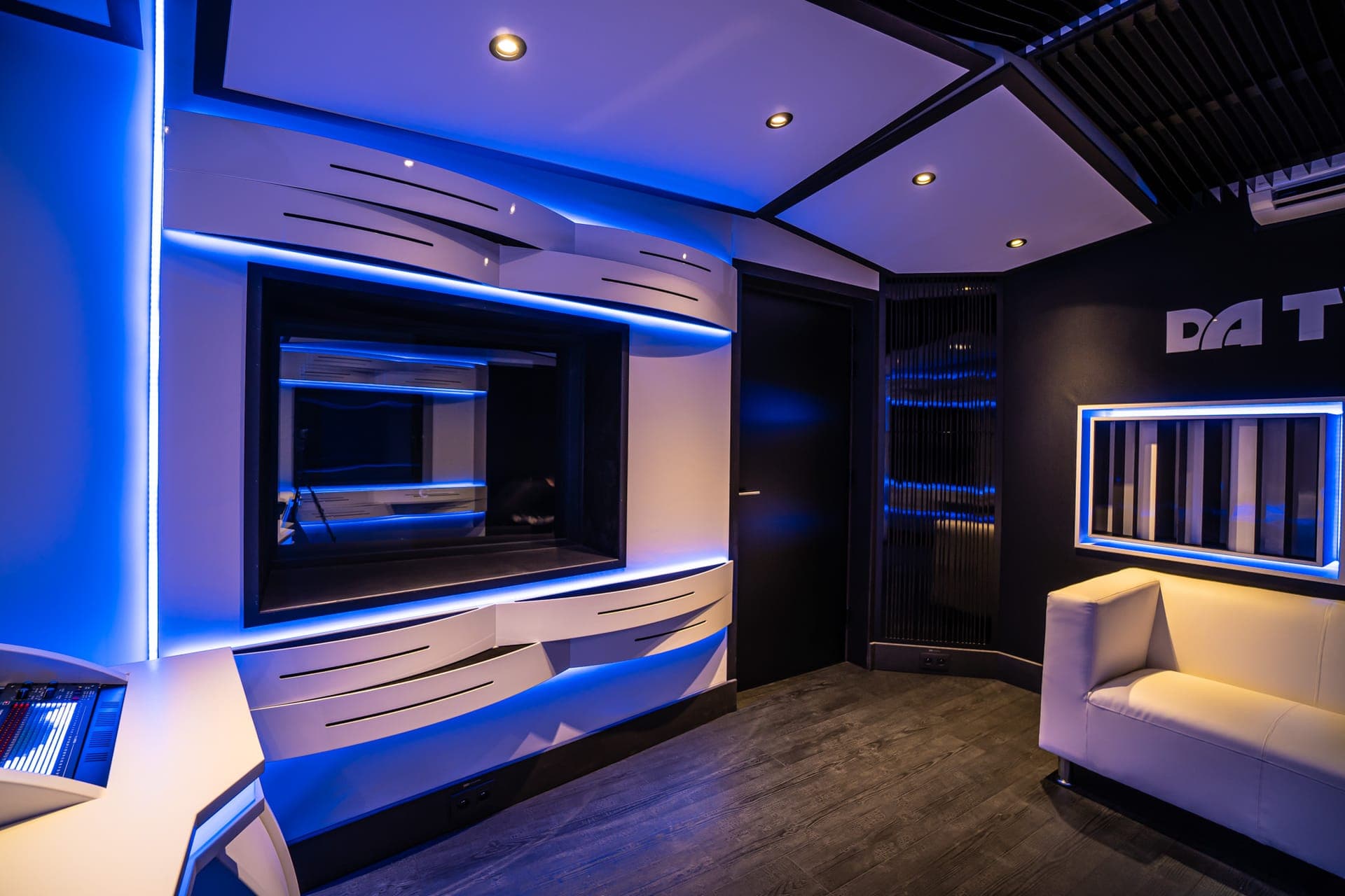Da Tweekaz Studio — Foto 1